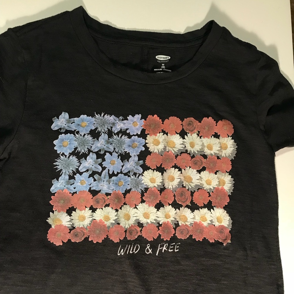 An American flag flower tee